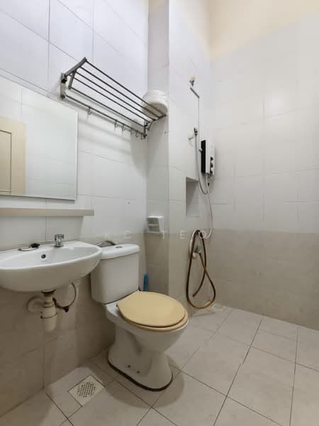Rumah Kluster untuk Disewa di Austin Heights (Tebrau) - Kc Teo - Bathroom - PropertyGuru.com.my