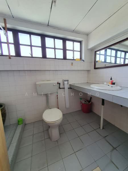 Rumah Teres 2 Tingkat untuk Dijual di Taman Bercham Jaya (Ipoh) - Amie Chong - Bathroom - PropertyGuru.com.my