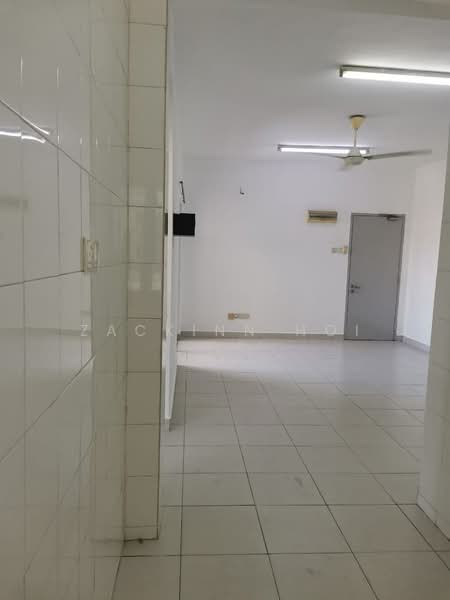 Pangsapuri untuk Dijual di Pangsapuri Akasia (Bandar Botanic) - Zackinn Hoi - Interior - PropertyGuru.com.my