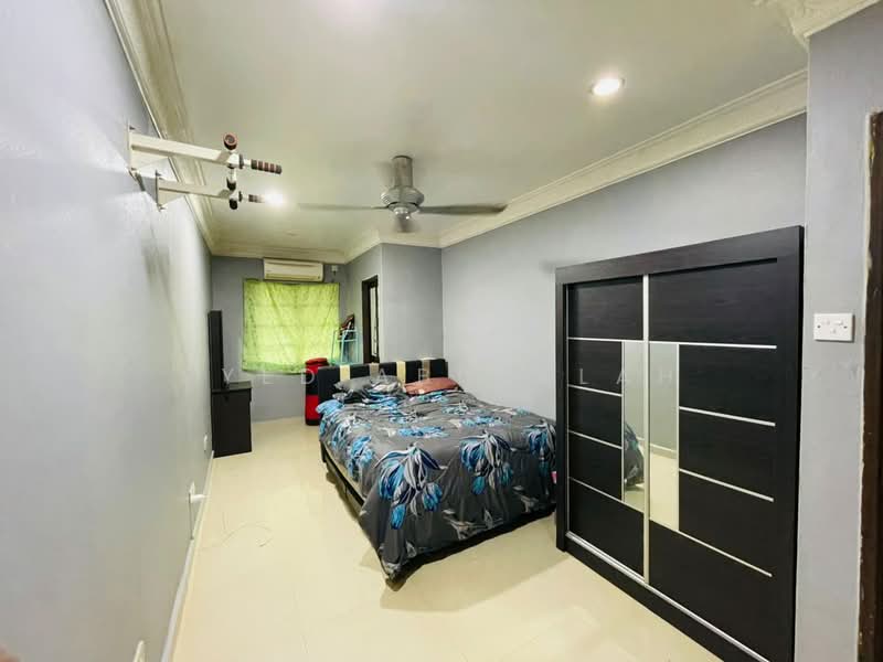 2-storey Terraced House for Sale in Bandar Puncak Alam (Puncak Alam) - Syed Abdullah - Bedroom - PropertyGuru.com.my