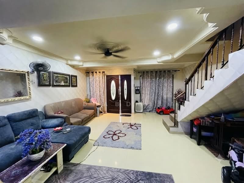 2-storey Terraced House for Sale in Bandar Puncak Alam (Puncak Alam) - Syed Abdullah - Living Room - PropertyGuru.com.my