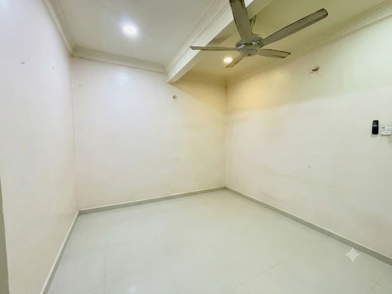 2-storey Terraced House for Sale in Bandar Puncak Alam (Puncak Alam) - Syed Abdullah - Interior - PropertyGuru.com.my