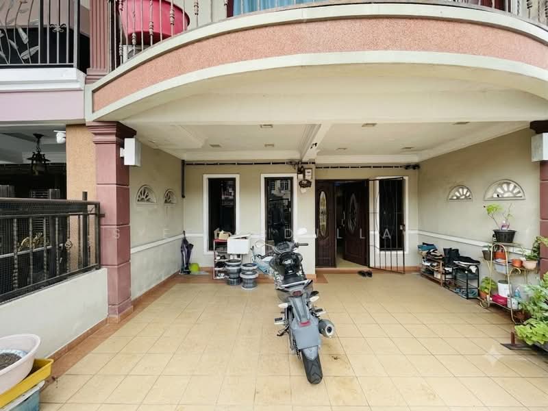2-storey Terraced House for Sale in Bandar Puncak Alam (Puncak Alam) - Syed Abdullah - Exterior - PropertyGuru.com.my