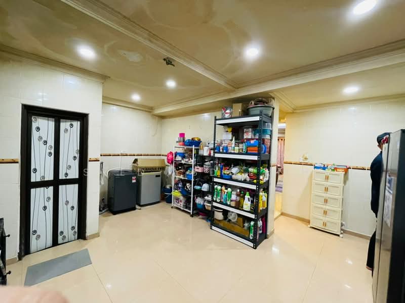 2-storey Terraced House for Sale in Bandar Puncak Alam (Puncak Alam) - Syed Abdullah - Kitchen - PropertyGuru.com.my
