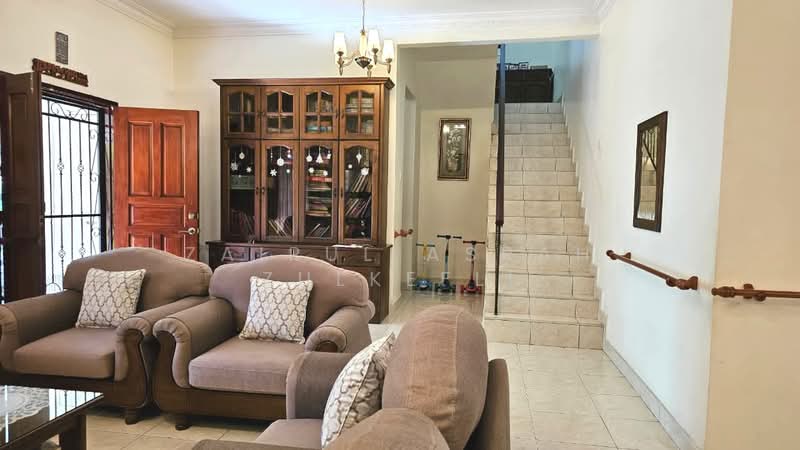 Semi-Detached House for Sale in Seri Kembangan (Selangor) - Zairul Asrah Zulkefli - Living Room - PropertyGuru.com.my
