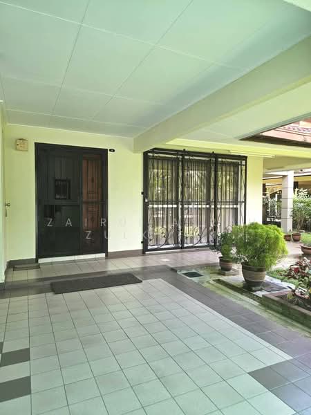 Semi-Detached House for Sale in Seri Kembangan (Selangor) - Zairul Asrah Zulkefli - Exterior - PropertyGuru.com.my