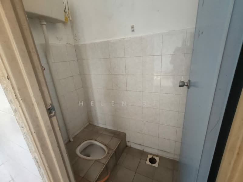 Shop / Office for Rent in Bertam (Melaka) - Helen BF - Bathroom - PropertyGuru.com.my
