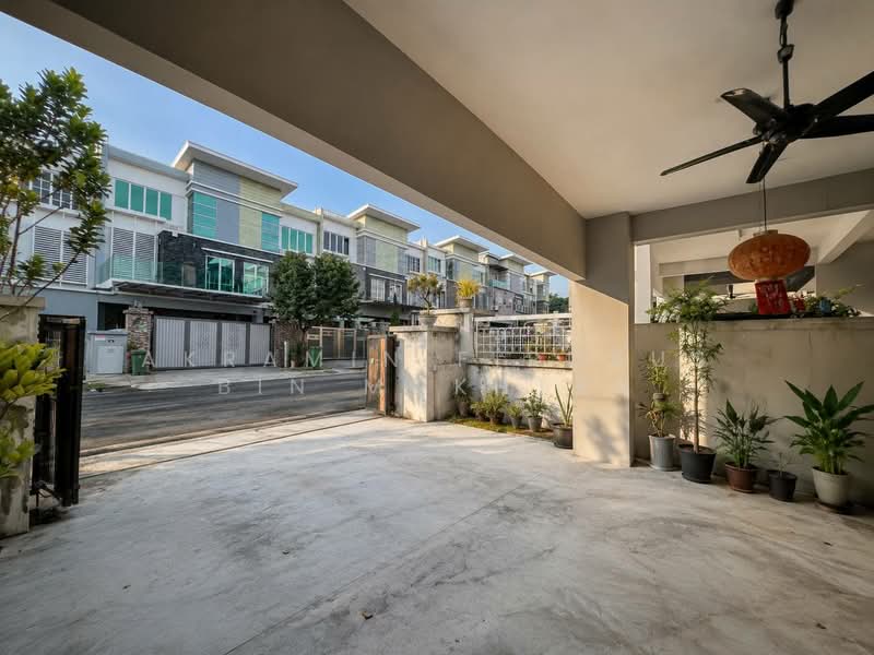 3-storey Terraced House for Sale in Sungai Buloh (Selangor) - Akramin Firdaus Bin Mokhtar - PropertyGuru.com.my