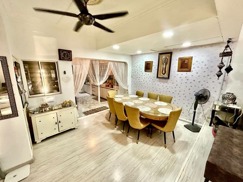 Rumah Teres 2 Tingkat untuk Dijual di Batu Caves (Selangor) - Amir Abas - Dining Room - PropertyGuru.com.my
