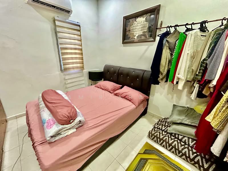 Rumah Teres 2 Tingkat untuk Dijual di Batu Caves (Selangor) - Amir Abas - Bedroom - PropertyGuru.com.my