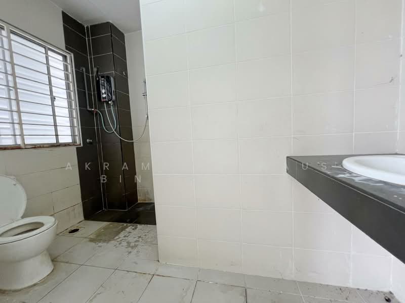 3-storey Terraced House for Sale in Sungai Buloh (Selangor) - Akramin Firdaus Bin Mokhtar - PropertyGuru.com.my
