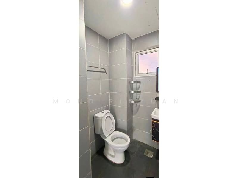 Pangsapuri untuk Dijual di Astaka Heights Apartments - Mohd Ridzuan - Bathroom - PropertyGuru.com.my