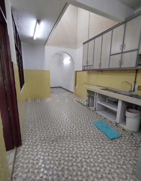 1-storey Terraced House for Rent in Taman Iping (Batu Maung) - Edward Lee - Kitchen - PropertyGuru.com.my