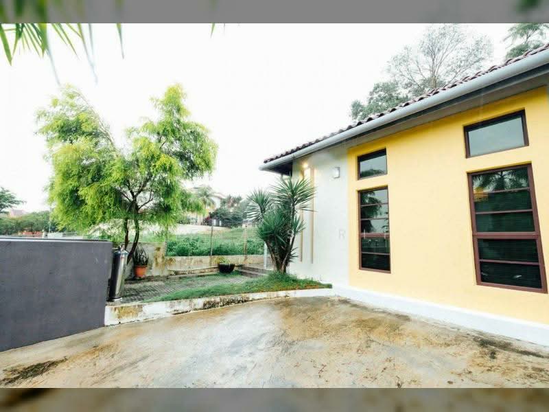 Rumah Banglo untuk Dijual di Seksyen 13 (Shah Alam) - Reena Sarif - Exterior - PropertyGuru.com.my