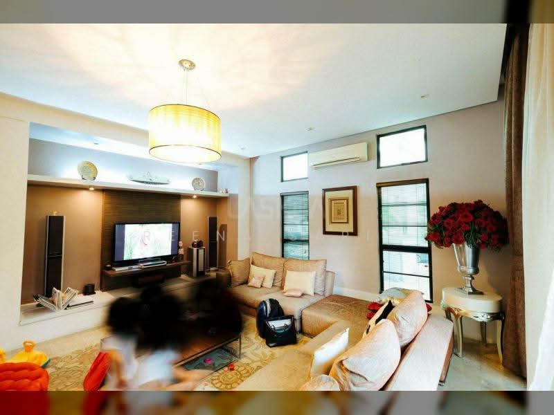 Rumah Banglo untuk Dijual di Seksyen 13 (Shah Alam) - Reena Sarif - Living Room - PropertyGuru.com.my