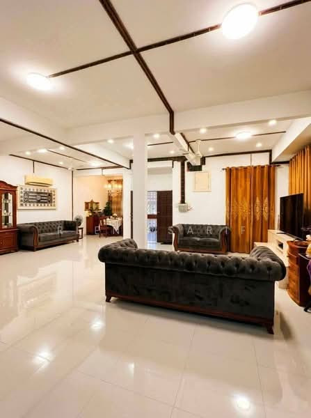 Rumah Berkembar untuk Dijual di Seksyen 13 (Shah Alam) - Reena Sarif - Living Room - PropertyGuru.com.my