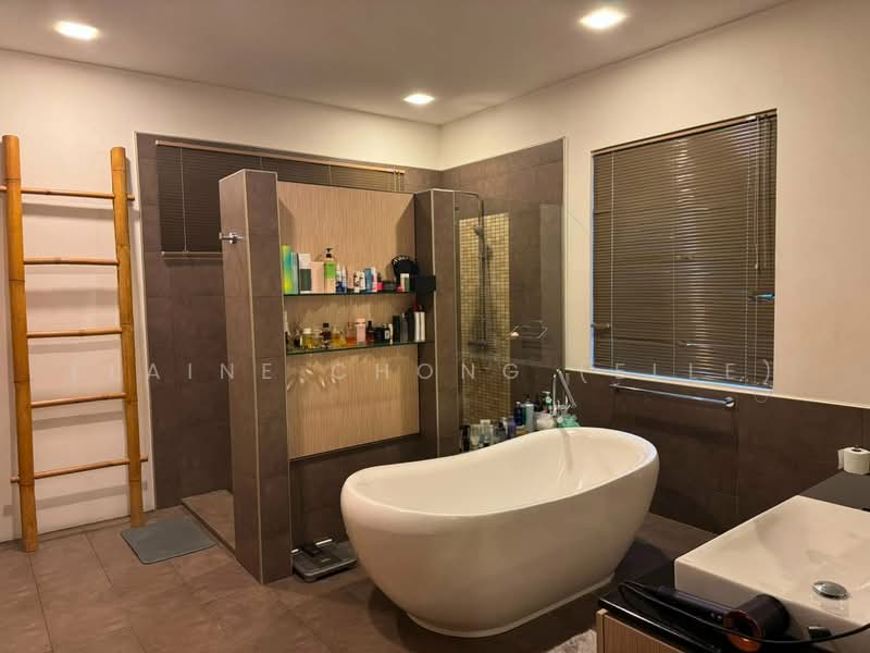 Rumah Banglo untuk Disewa di Bangsar (Kuala Lumpur) - Elaine Chong (Elle) - Bathroom - PropertyGuru.com.my