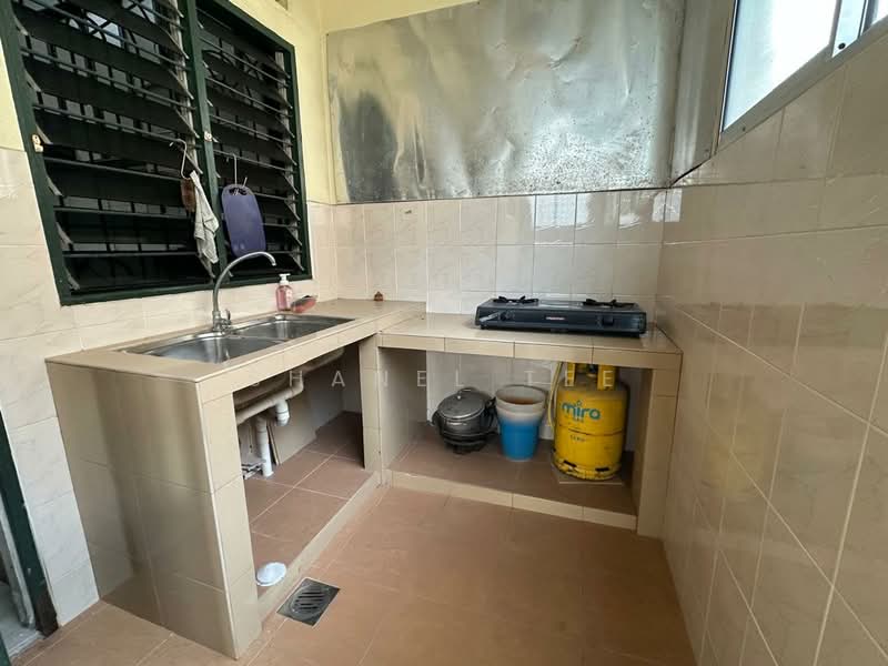 Rumah Teres 2 Tingkat untuk Dijual di Taman Sri Kluang (Kluang) - Shanel Tee - Kitchen - PropertyGuru.com.my
