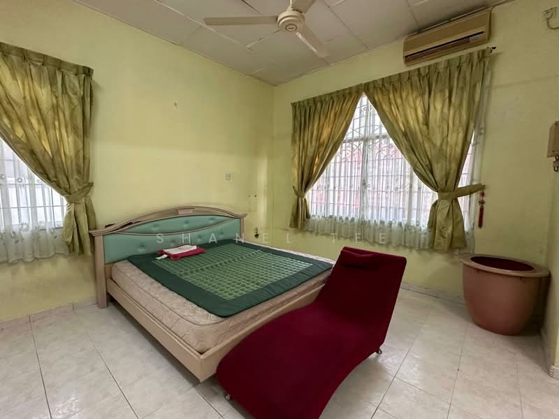 Rumah Teres 2 Tingkat untuk Dijual di Taman Sri Kluang (Kluang) - Shanel Tee - Bedroom - PropertyGuru.com.my