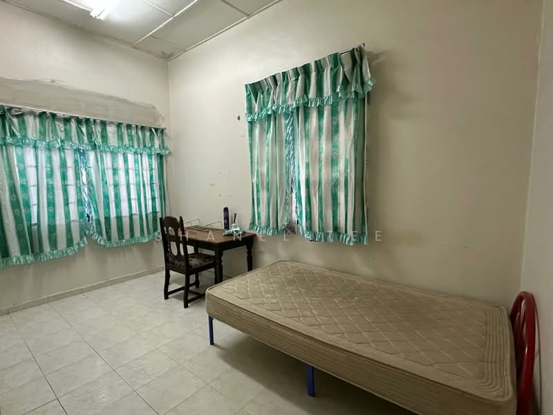 Rumah Teres 2 Tingkat untuk Dijual di Taman Sri Kluang (Kluang) - Shanel Tee - Bedroom - PropertyGuru.com.my