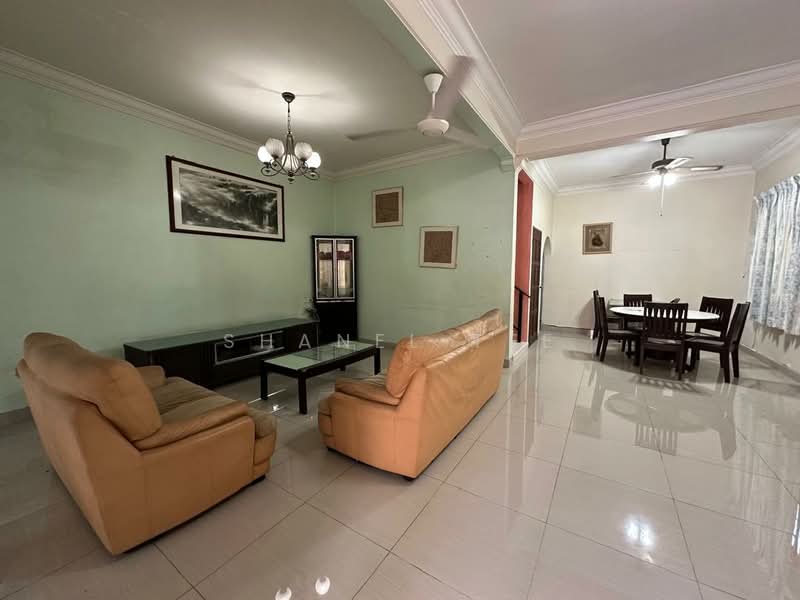 Rumah Teres 2 Tingkat untuk Dijual di Taman Sri Kluang (Kluang) - Shanel Tee - Living Room - PropertyGuru.com.my