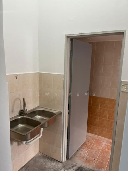 Shop / Office for Rent in Shah Alam (Selangor) - Azwa Abas - Interior - PropertyGuru.com.my