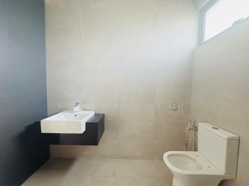 2-storey Terraced House for Sale in Sepang (Selangor) - Adibah Salim - Bathroom - PropertyGuru.com.my