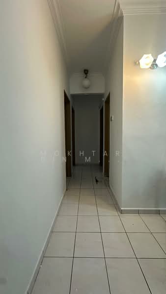 Kondominium untuk Disewa di Vista Millennium Condominium - Mokhtar Bin Mohamad Akhir - Corridor - PropertyGuru.com.my