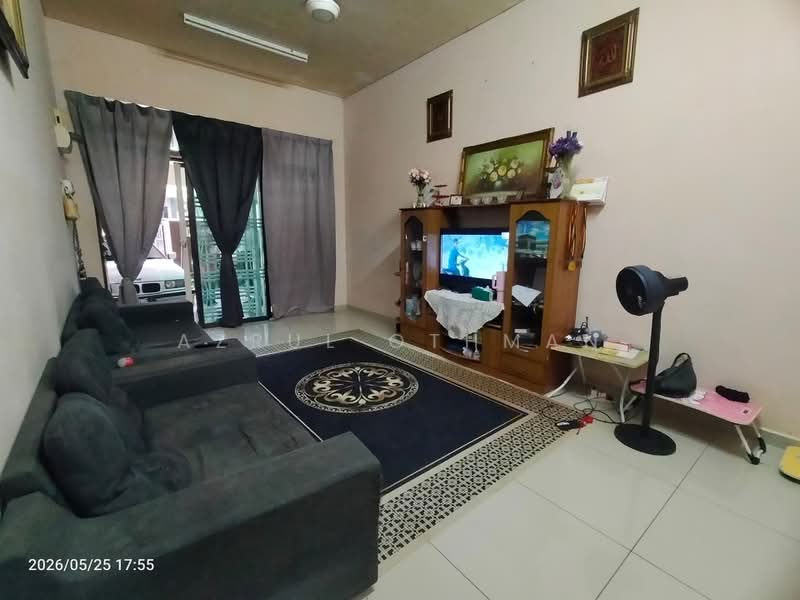 1-storey Terraced House for Sale in Taman Nusa Intan (Senawang) - Azrul Othman - Living Room - PropertyGuru.com.my