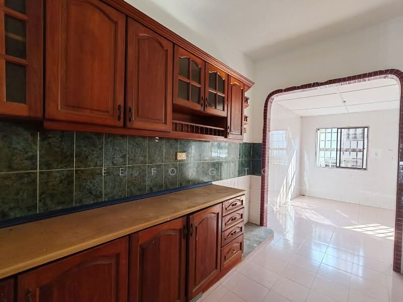 1-storey Terraced House for Sale in Taman Johor Jaya (Johor Bahru) - Ee Fong Toh - Kitchen - PropertyGuru.com.my