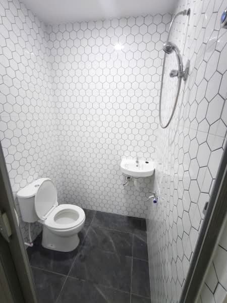 Terraced House for Sale in Taman Damai Jaya (Skudai) - Keith Shum - Bathroom - PropertyGuru.com.my