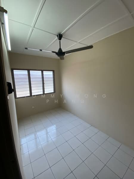 Rumah Teres 2 Tingkat untuk Dijual di Lestari Putra (Seri Kembangan) - Tommy Wong Phang - Interior - PropertyGuru.com.my