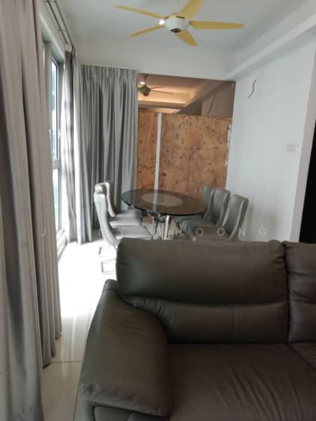 Servis Apartment untuk Dijual di Regalia Residence - Jenny Choong - Living Room - PropertyGuru.com.my