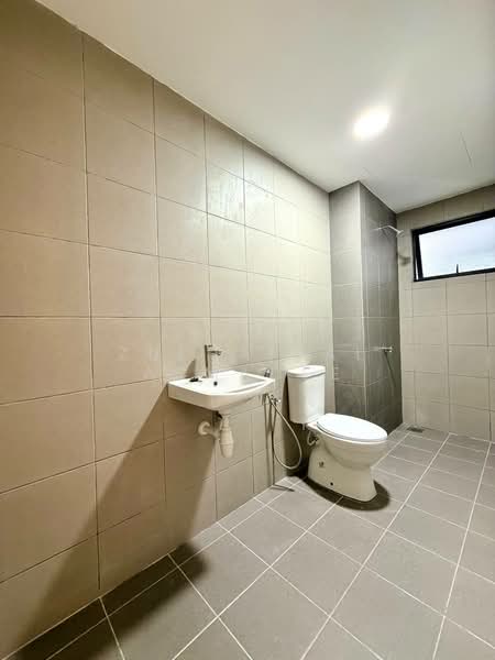 Service Residence for Rent at Residensi Bukit Tiara - Zulhaikal Asmadee - Bathroom - PropertyGuru.com.my