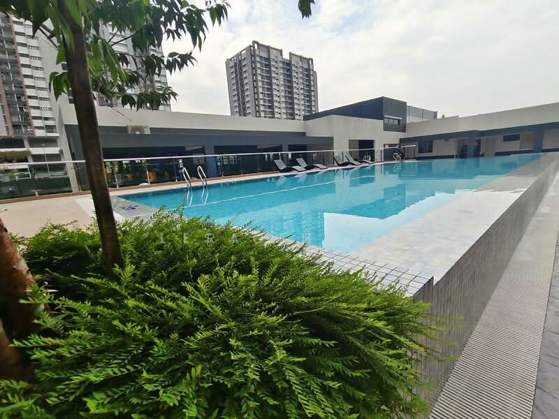 Condominium for Sale at Residensi Bukit Palma 3 (Palm Hill Residence 3) - Lisa Azila - Pool - PropertyGuru.com.my