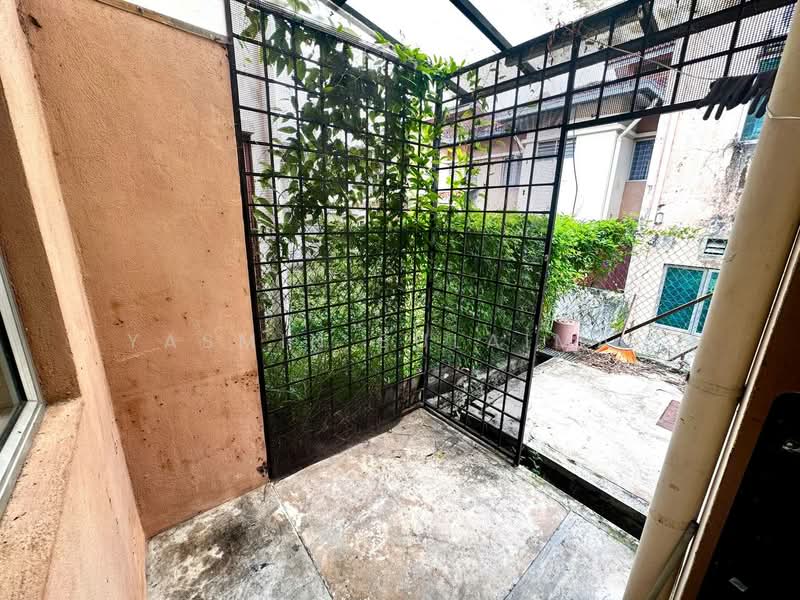 2-storey Terraced House for Sale in Taman Cahaya Alam (Shah Alam) - Yasmin Sulaiman - Balcony - PropertyGuru.com.my