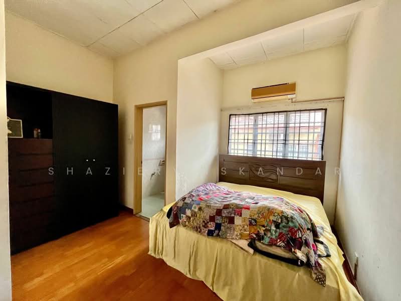 2-storey Terraced House for Sale in Bukit Jelutong (Shah Alam) - Shaziery Iskandar - PropertyGuru.com.my