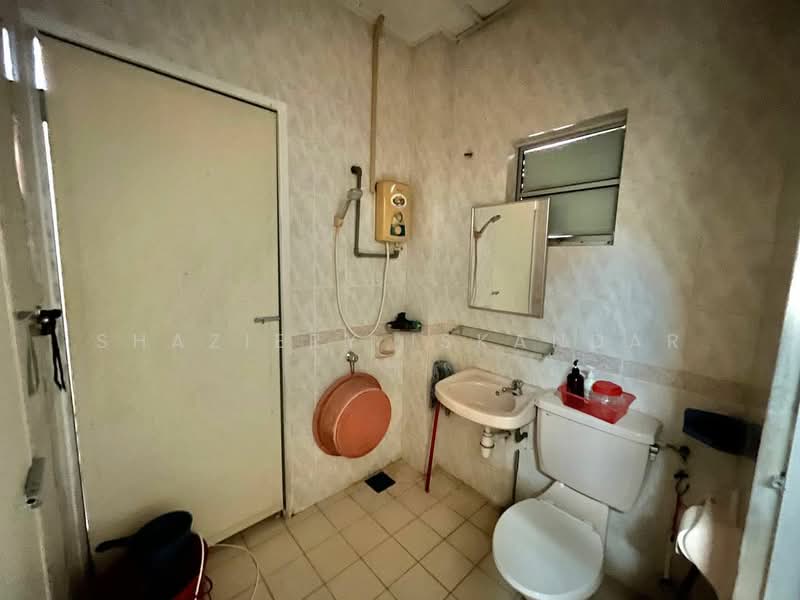 2-storey Terraced House for Sale in Bukit Jelutong (Shah Alam) - Shaziery Iskandar - PropertyGuru.com.my