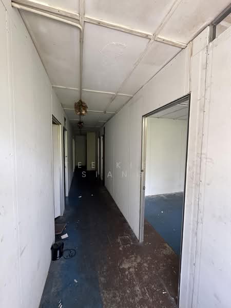 Shop for Rent in Bandar Puchong Utama (Puchong) - Tee Kien Siang - Corridor - PropertyGuru.com.my
