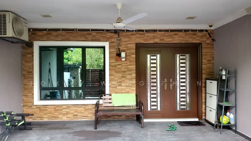 Rumah Teres 2 Tingkat untuk Dijual di Lestari Putra (Seri Kembangan) - Tommy Wong Phang - Exterior - PropertyGuru.com.my