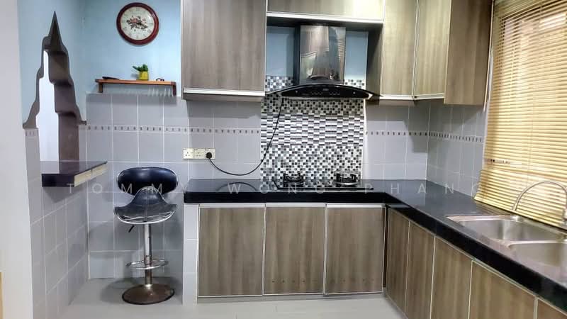 Rumah Teres 2 Tingkat untuk Dijual di Lestari Putra (Seri Kembangan) - Tommy Wong Phang - Kitchen - PropertyGuru.com.my
