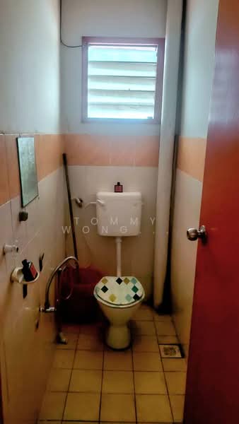 Rumah Teres 2 Tingkat untuk Dijual di Lestari Putra (Seri Kembangan) - Tommy Wong Phang - Bathroom - PropertyGuru.com.my