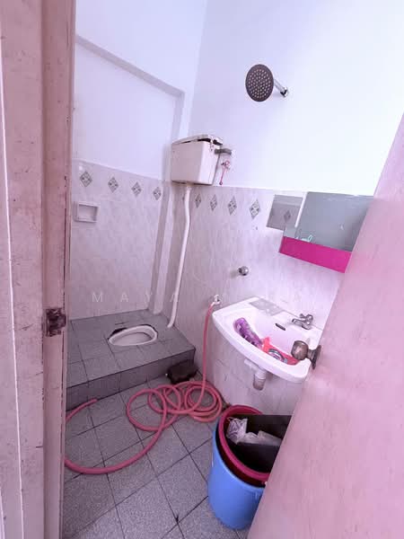 Rumah Teres 2 Tingkat untuk Dijual di Taman Sri Haneco (Semenyih) - Maya Myra - Bathroom - PropertyGuru.com.my