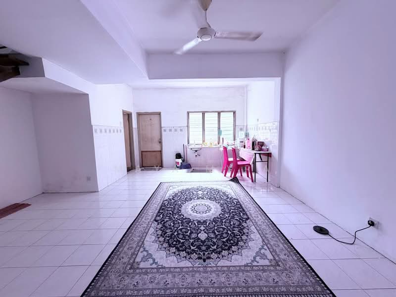 Rumah Teres 2 Tingkat untuk Dijual di Taman Sri Haneco (Semenyih) - Maya Myra - Living Room - PropertyGuru.com.my