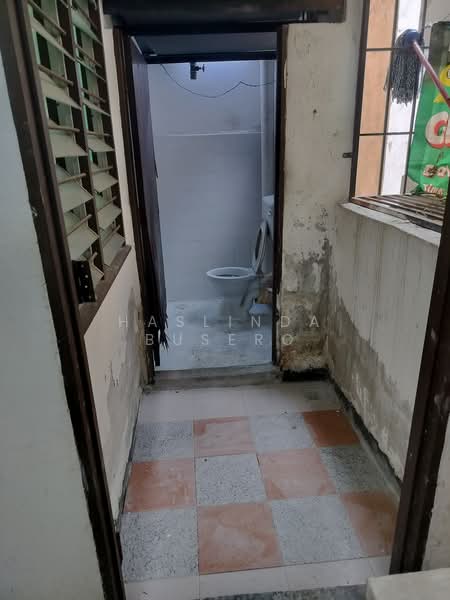 Flat for Sale at Seri Kemboja - Haslinda Busero - Bathroom - PropertyGuru.com.my