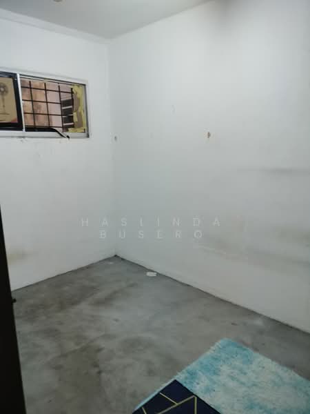 Flat for Sale at Seri Kemboja - Haslinda Busero - bedroom - PropertyGuru.com.my