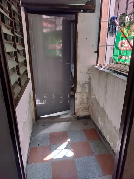 Rumah Flat untuk Dijual di Seri Kemboja - Haslinda Busero - Entrance - PropertyGuru.com.my