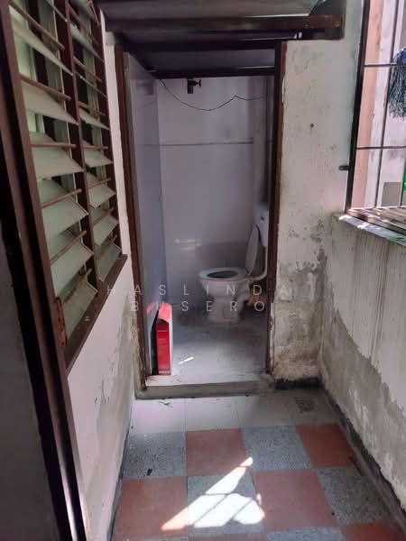 Rumah Flat untuk Dijual di Seri Kemboja - Haslinda Busero - Bathroom - PropertyGuru.com.my
