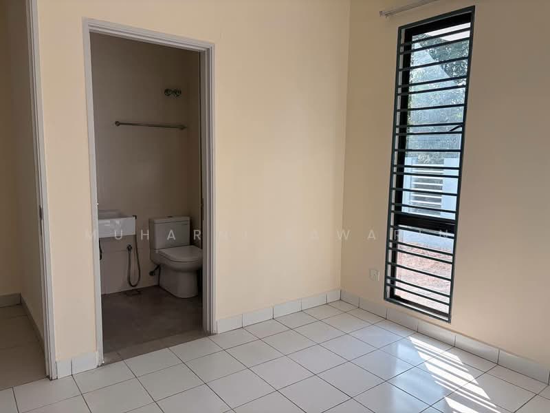 Semi-Detached House for Sale in Alam Impian (Shah Alam) - muharni sawarin - Bathroom - PropertyGuru.com.my