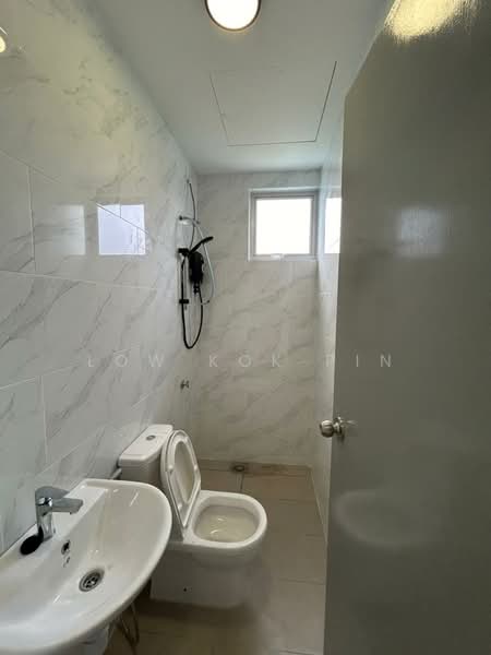 Condominium for Rent at Bayu Temiang Residensi - Low Kok Pin - Bathroom - PropertyGuru.com.my